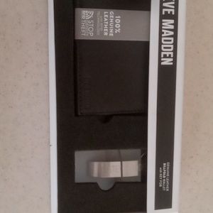 New Men's  Steve Madden Black Leather Wallet & Key Fob Set